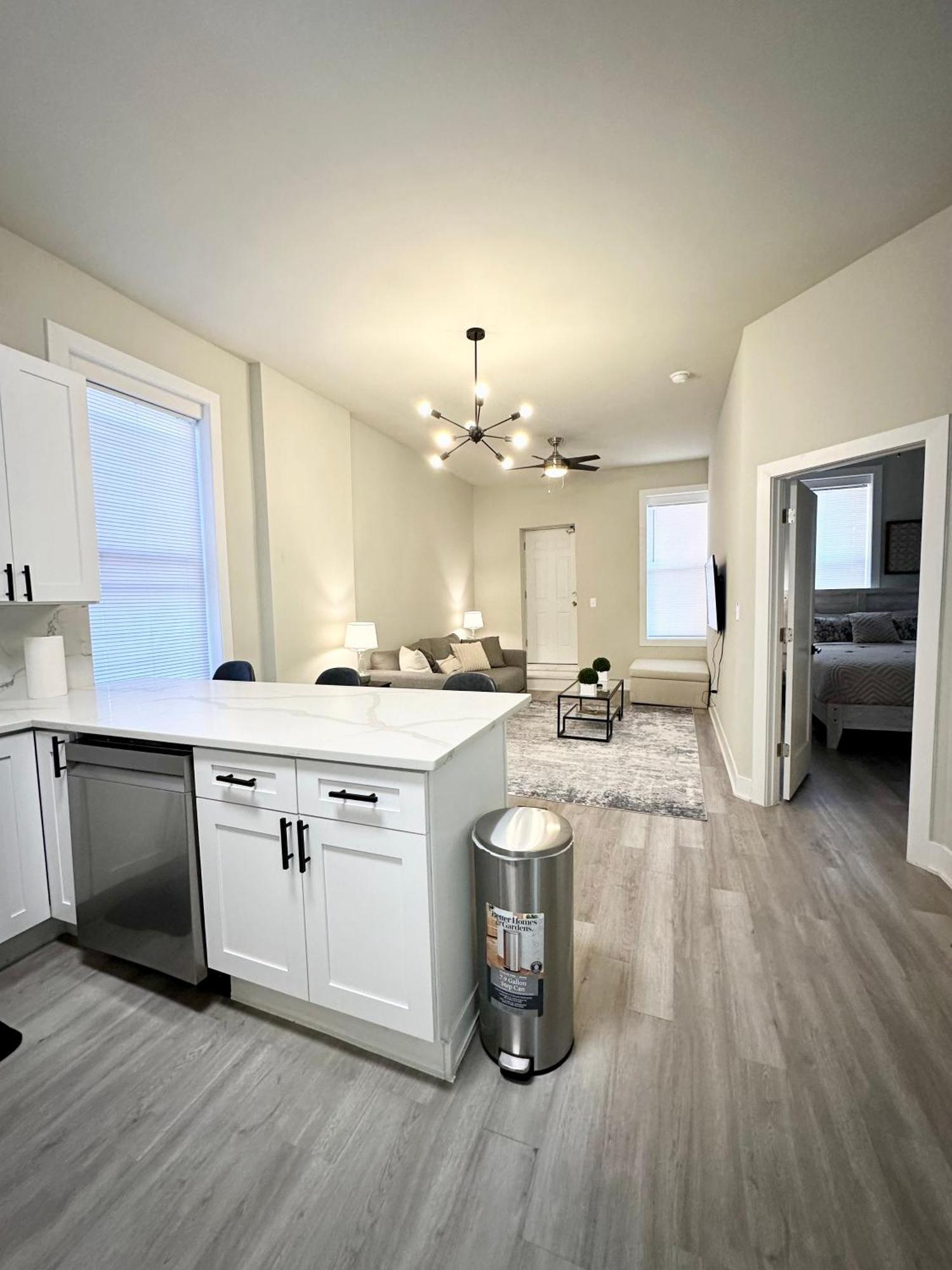 Smart - Pristine 3bd Oasis In #1r Apartment