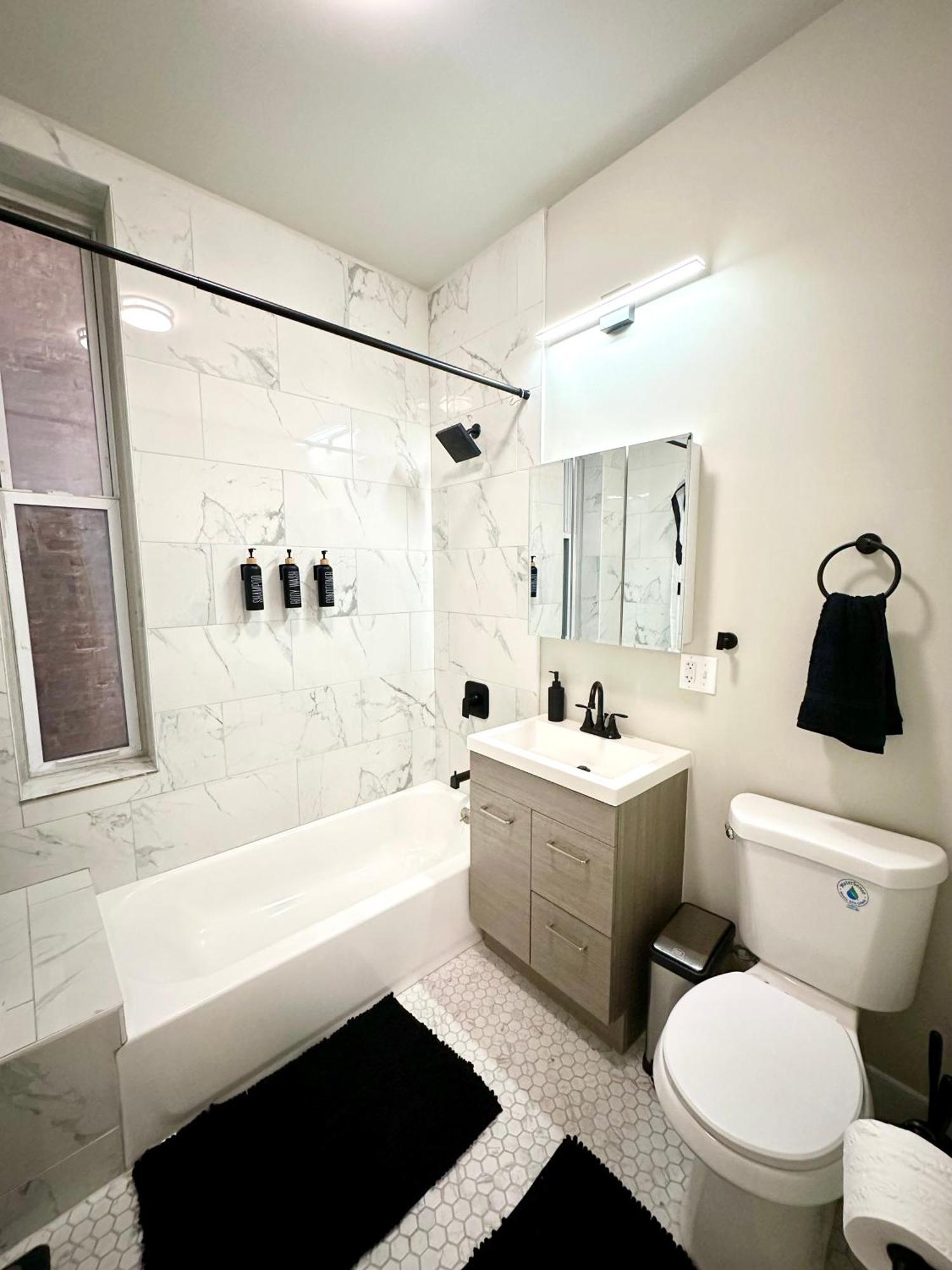 Smart - Pristine 3bd Oasis In #1r Apartment *